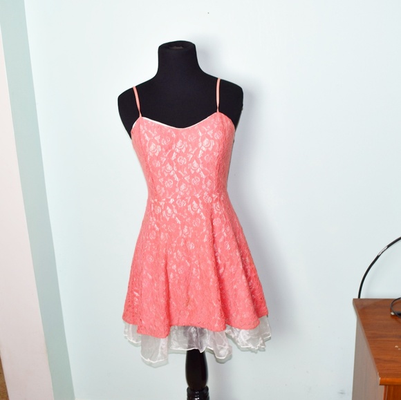 Dresses & Skirts - Urban Outfitters Flowy Pink Lace Dress